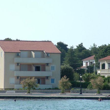 Beach Home Noemie Vir Exterior photo