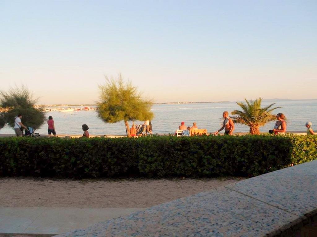 Beach Home Noemie Vir Exterior photo
