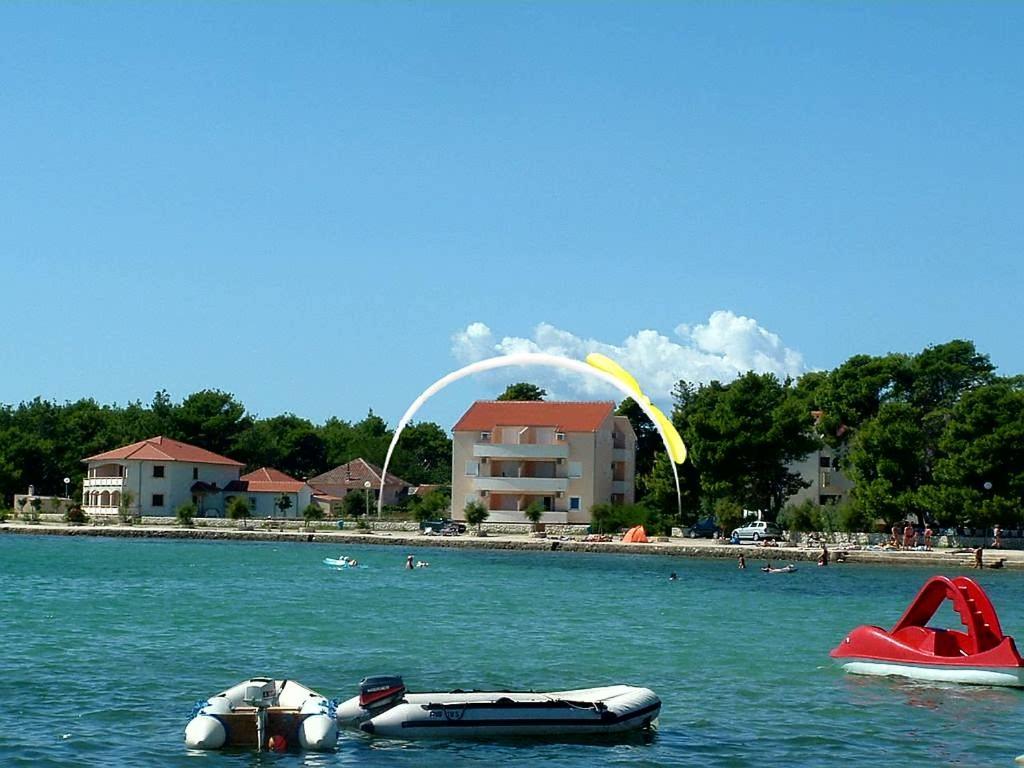 Beach Home Noemie Vir Exterior photo